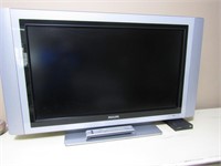 Panasonic 32" Flat Screen TV w/Remote