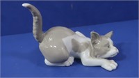 Lladro #5112 Attentive Cat