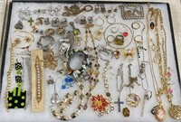 1 LOT OF COSTUME JEWELRY TRAY NOT INCLUDED SHIPS