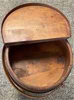 VINTAGE ROUND SEWING BOX LID IS LOOSE NO SHIP