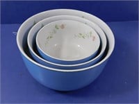 Vintage Hall's Quality Kitchenware Set of 3 Bowls