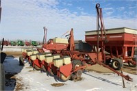 IHC 400 Planter #