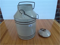 1 Gallon bail handle fruit jar w/brown lines,