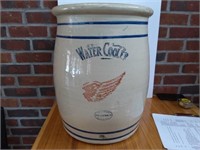 Red Wing 10 Gallon water cooler, 6" wing