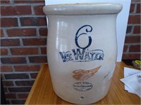 Red Wing 6 gallon Ice Water cooler, one bottom