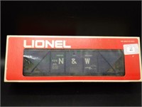 Lionel Trains covered Hopper Car in box!