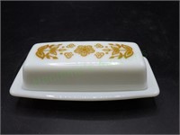 Vintage Pyrex butter dish with lid!