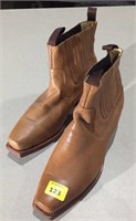Size 11 Chelsea boots
