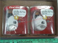 2 lighted battery smoke alarms
