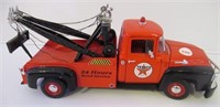 A die cast Welly Ford 1/18 scale Texaco wrecker.