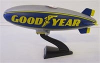 1:350 Scale Good Year tire blimp. Measures: 3" T.
