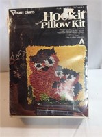 Brand new hook it pillow kit
