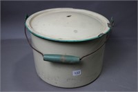 ENAMELWARE COVERED COOKING POT WITH HANDLE
