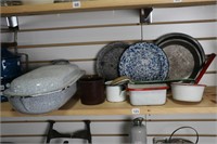 9 PIECES OF ENAMELWARE AND 2 BAKING PANS