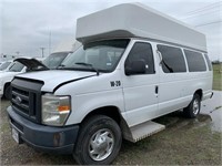 2011 Ford E-Series Van (Working Rear Lift)