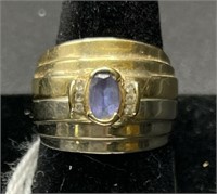 14K Gold ring size 7 1/2