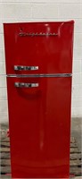 Scratch/dent 7.5 Cu Ft Red Retro Fridge