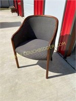 Barrel chair