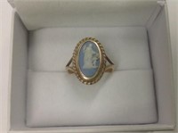 10k yellow gold Wedgwood Cameo Ring features bezel