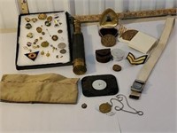Box and tray of misc - military items including