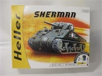 NIOB Heller Sherman Tank Model 1:72 Scale