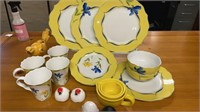 Dish set.   
4- large plates 
3 - small plates