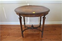 Oval Table w/ reeded legs