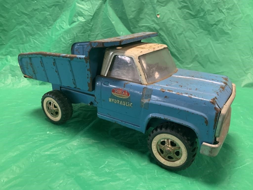 HIMES ONLINE CONSIGNMENT AUCTION EARLY TOYS / TRUCKS NYLINT