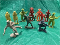 11 EARLY PLASTIC MOLDED TOY FIGURES (2) MARX
