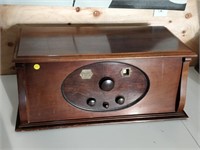 Rogers batteryless table top radio