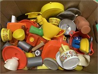 BOX OF MIX KIDS TOY KITCHEN RELATED / DINNERWARE