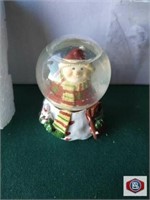 Santa Claus snow Glass Globe (90)