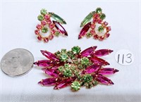 set: pin & earrings