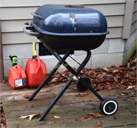 Charcoal Grill & 2 Gas Cans