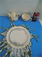 Pfaltzgraff Teapot and Plate