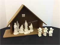 Wood Creche & Nativity Figurines