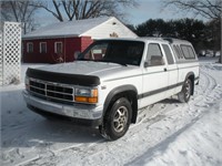 1996 Dodge Dakota Ext Cab w/ Cap 3.9L Magnum V6