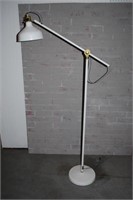 CONTEMPORARY WHITE & GOLD FLOOR LAMP