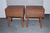 PAIR OF CONTEMPORY MODERN STYLE NIGHT STANDS