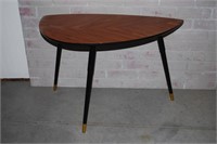 CONTEMPORARY MID CENTURY STYLE SMALL TABLE