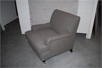 LARGE UPHOLSTERED CLUB CHAIR