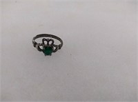Sterljng silver ring with green gem size 7