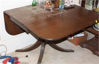 DUNCAN-PHYFFE STYLE DROP LEAF DINING TABLE
