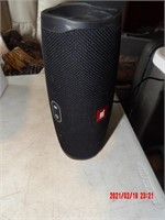 JBL CHARGE4 SPEAKER CAME ON -AS IS
