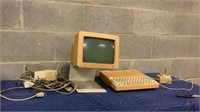 Vintage 1984 mackintosh monitor, keyboard and