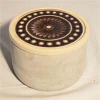 Crock pot and decorative lid