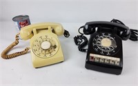 2 téléphones vintages à impulsion -