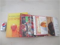 8 livres de recettes grands formats, en Français.