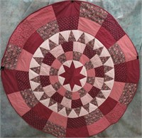 BEAUTIFUL HANDCRAFTED QUILT TABLE COVER