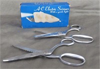 VINTAGE ELECTRIC SCISSORS *2 PINKING SHEARS